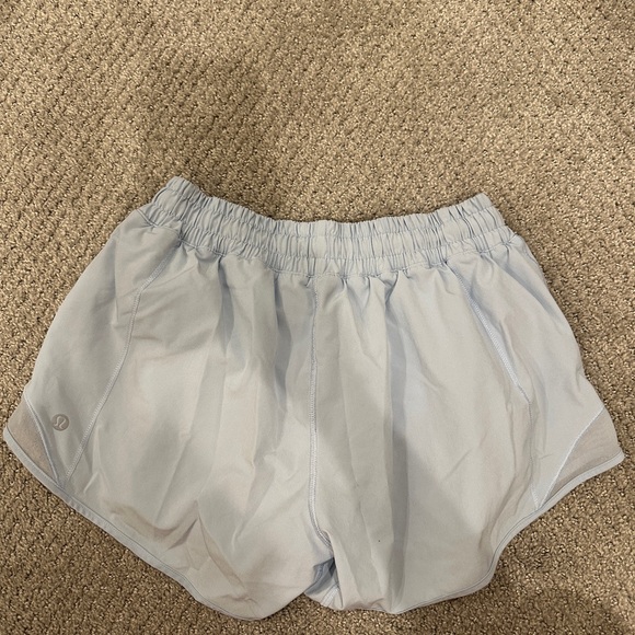 Lululemon hotty hot 2.5 shorts Light Blue- GREAT CONDITION - Picture 2 of 4